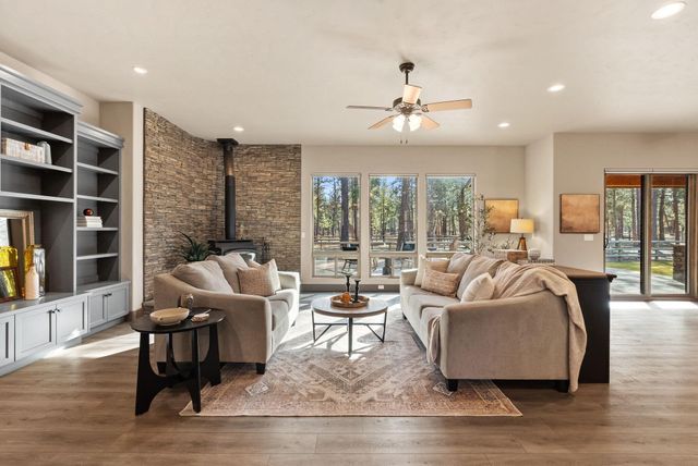 69255 Crooked Horseshoe Road, Sisters, OR 97759