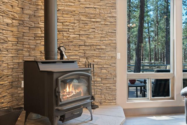 69255 Crooked Horseshoe Road, Sisters, OR 97759