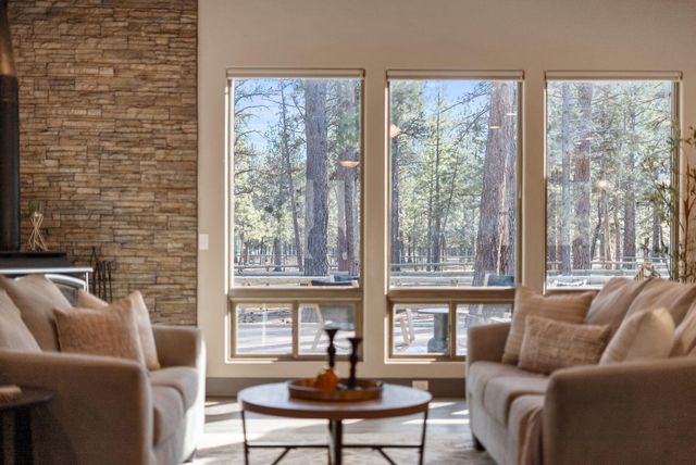 69255 Crooked Horseshoe Road, Sisters, OR 97759