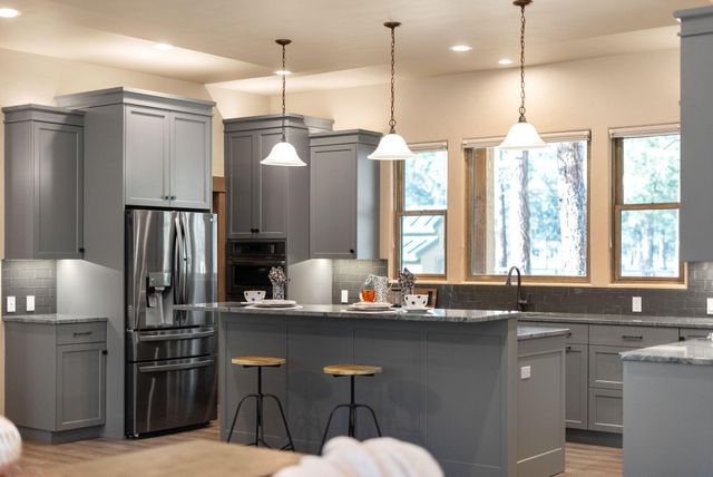 69255 Crooked Horseshoe Road, Sisters, OR 97759