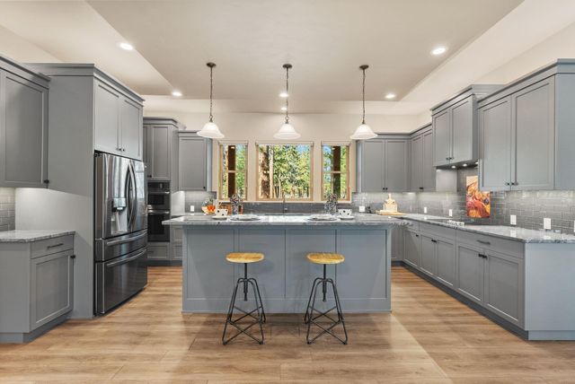 69255 Crooked Horseshoe Road, Sisters, OR 97759