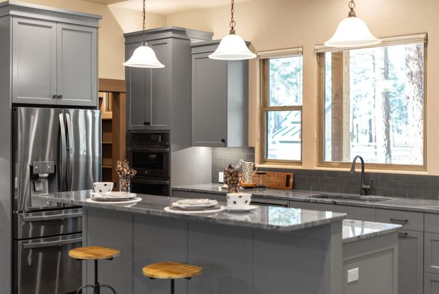 69255 Crooked Horseshoe Road, Sisters, OR 97759