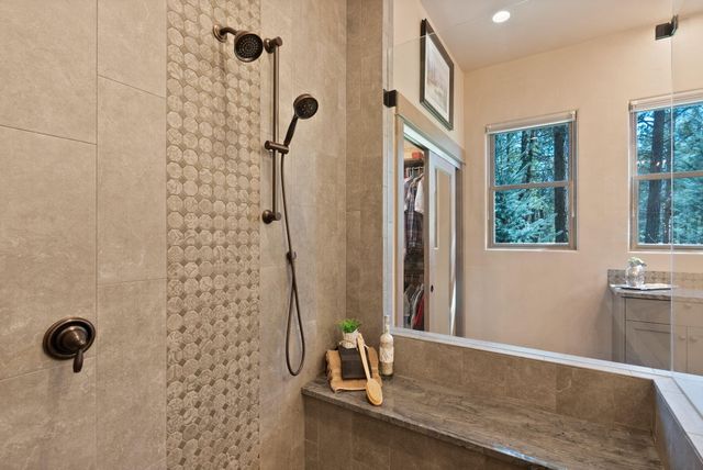 69255 Crooked Horseshoe Road, Sisters, OR 97759