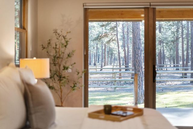 69255 Crooked Horseshoe Road, Sisters, OR 97759