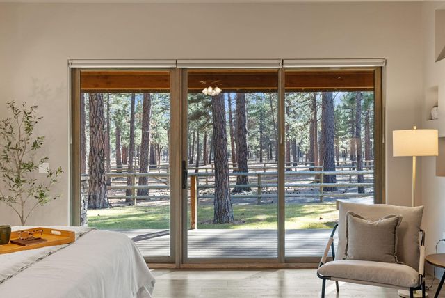 69255 Crooked Horseshoe Road, Sisters, OR 97759