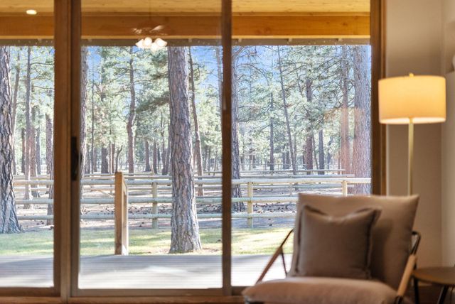 69255 Crooked Horseshoe Road, Sisters, OR 97759