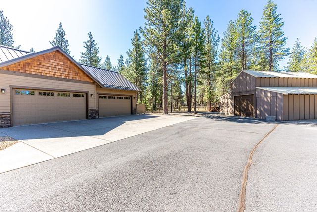 69255 Crooked Horseshoe Road, Sisters, OR 97759