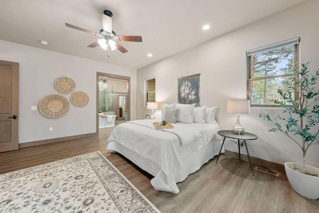 69255 Crooked Horseshoe Road, Sisters, OR 97759