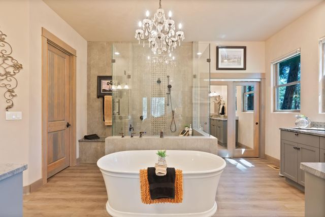 69255 Crooked Horseshoe Road, Sisters, OR 97759