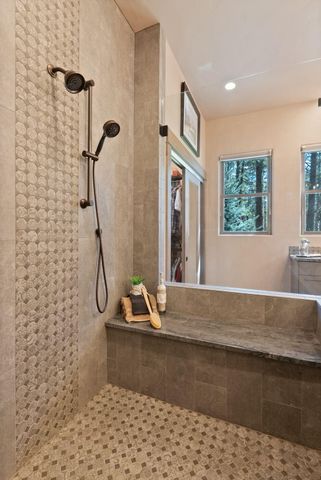 69255 Crooked Horseshoe Road, Sisters, OR 97759