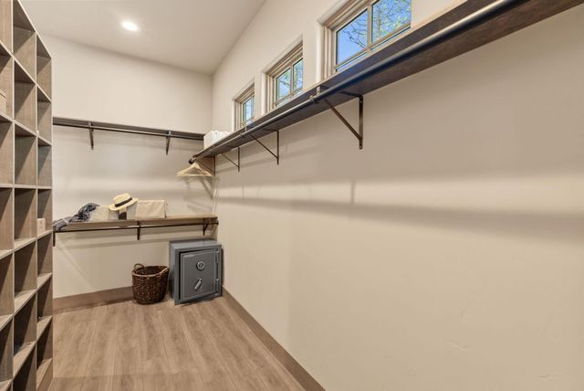 69255 Crooked Horseshoe Road, Sisters, OR 97759