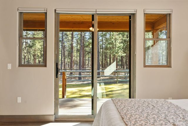 69255 Crooked Horseshoe Road, Sisters, OR 97759