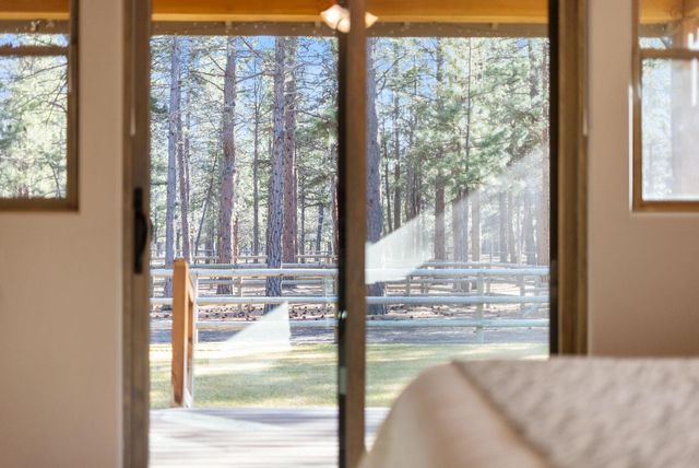 69255 Crooked Horseshoe Road, Sisters, OR 97759