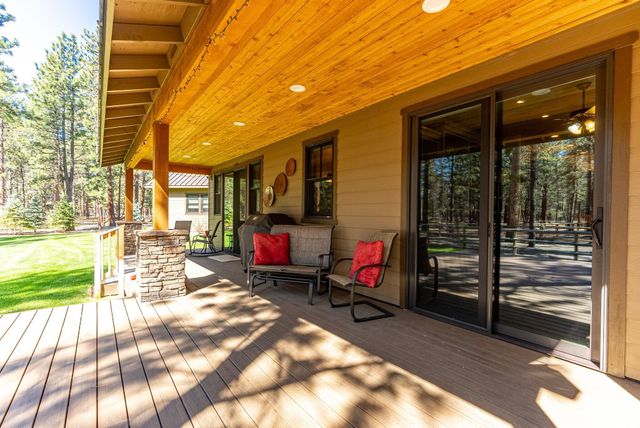 69255 Crooked Horseshoe Road, Sisters, OR 97759