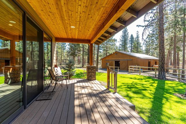 69255 Crooked Horseshoe Road, Sisters, OR 97759