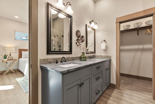 69255 Crooked Horseshoe Road, Sisters, OR 97759