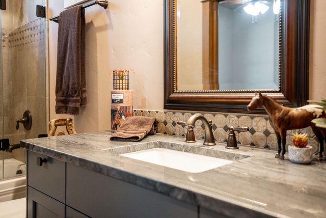 69255 Crooked Horseshoe Road, Sisters, OR 97759