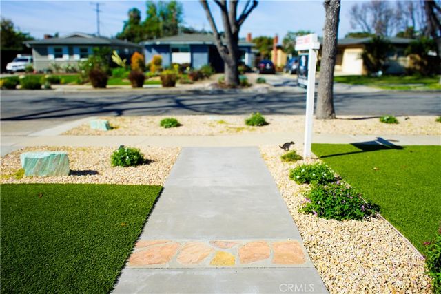 2019 Valencia, Santa Ana, CA 92706