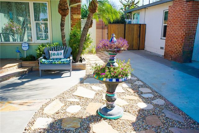 2019 Valencia, Santa Ana, CA 92706