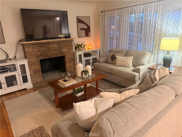 2019 Valencia, Santa Ana, CA 92706