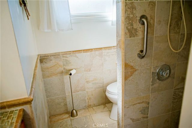 2019 Valencia, Santa Ana, CA 92706