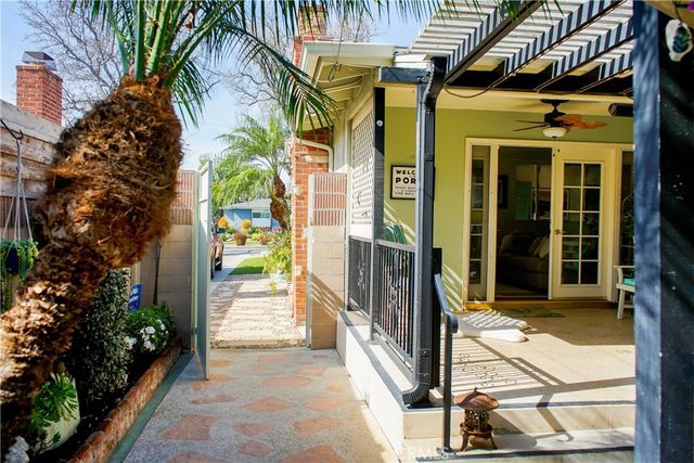 2019 Valencia, Santa Ana, CA 92706