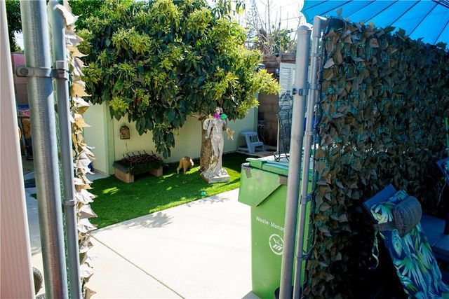 2019 Valencia, Santa Ana, CA 92706