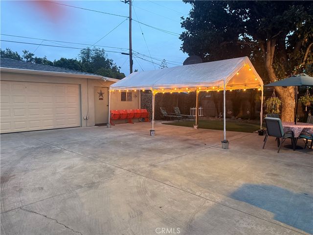 2019 Valencia, Santa Ana, CA 92706