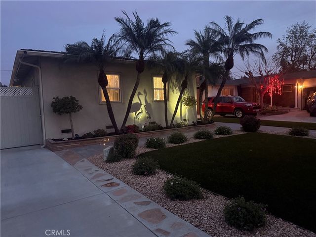 2019 Valencia, Santa Ana, CA 92706