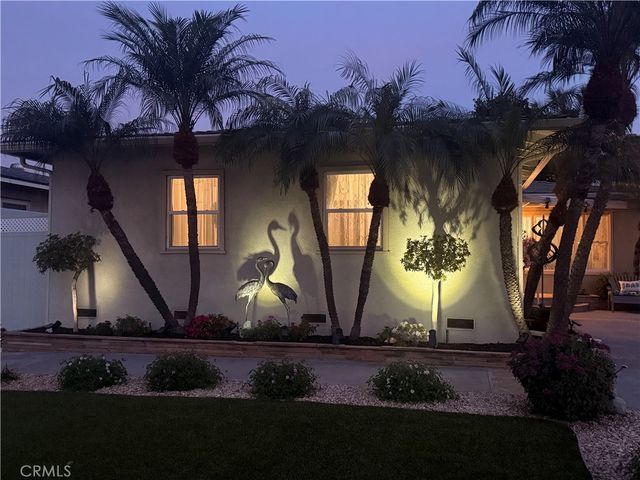 2019 Valencia, Santa Ana, CA 92706