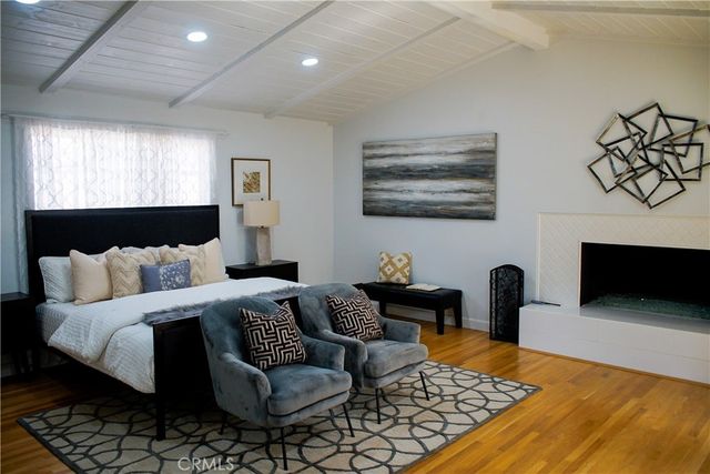 2019 Valencia, Santa Ana, CA 92706