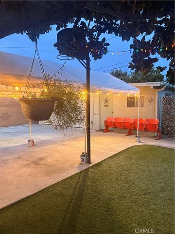 2019 Valencia, Santa Ana, CA 92706