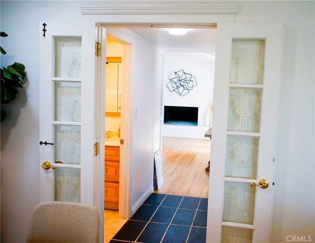 2019 Valencia, Santa Ana, CA 92706