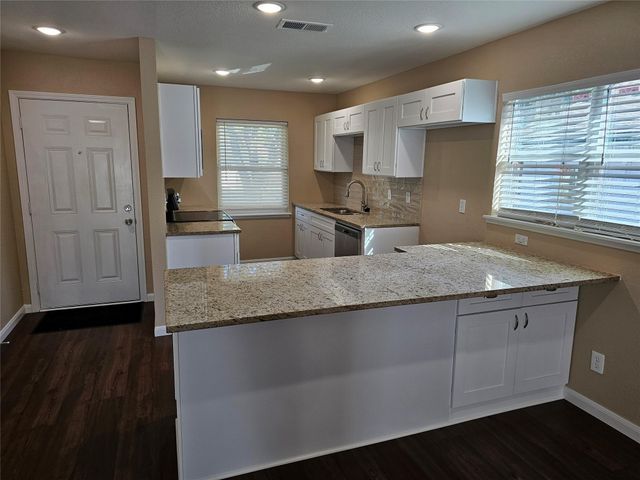 602 Hillcrest Street, Mansfield, TX 76063
