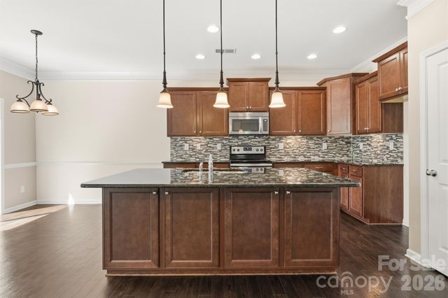 106 E Heart Pine Lane, Statesville, NC 28677