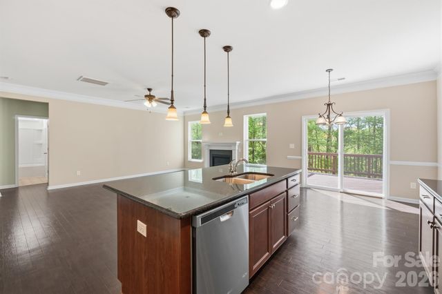 106 E Heart Pine Lane, Statesville, NC 28677