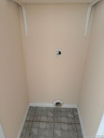 515 Offer, San Antonio, TX 78223