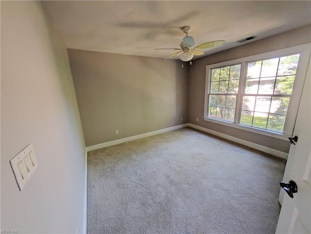 108 Patricks CT, Carrollton, VA 23314