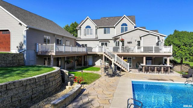 539 34th Avenue N, Clinton, IA 52732