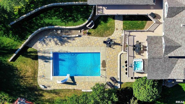 539 34th Avenue N, Clinton, IA 52732