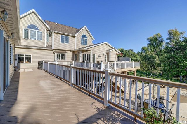 539 34th Avenue N, Clinton, IA 52732