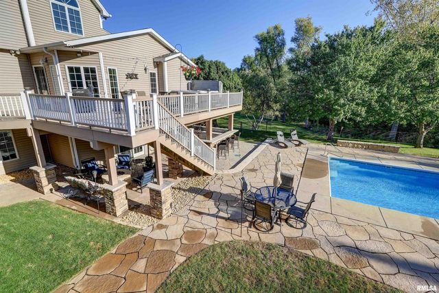 539 34th Avenue N, Clinton, IA 52732