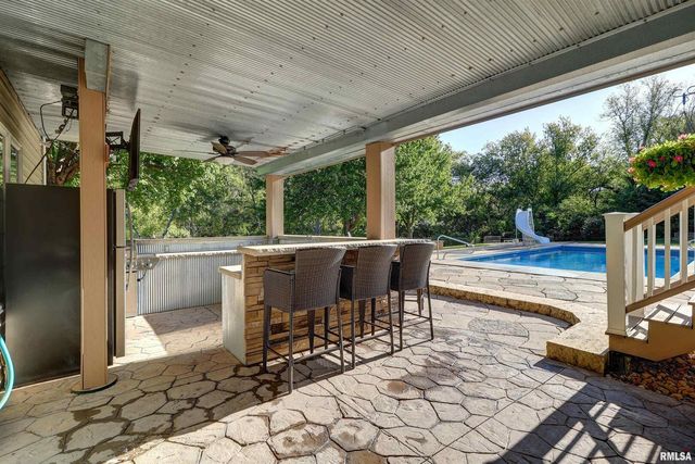 539 34th Avenue N, Clinton, IA 52732