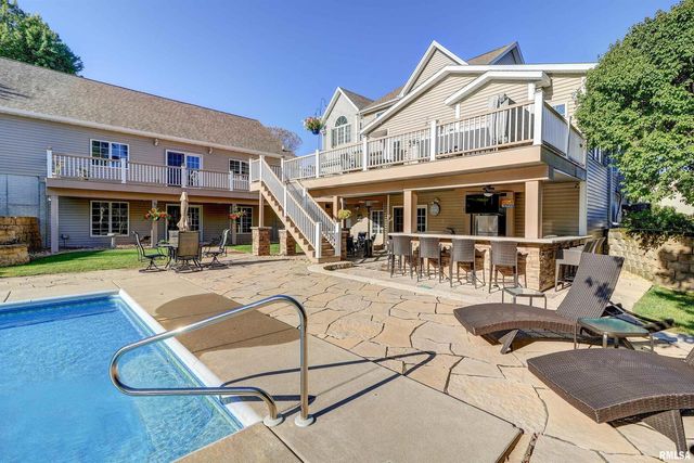 539 34th Avenue N, Clinton, IA 52732