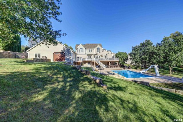 539 34th Avenue N, Clinton, IA 52732