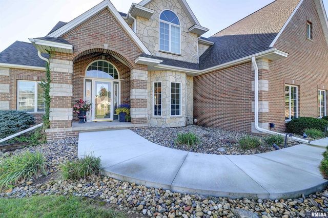 539 34th Avenue N, Clinton, IA 52732