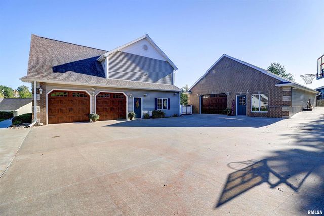 539 34th Avenue N, Clinton, IA 52732