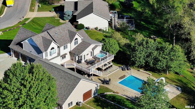 539 34th Avenue N, Clinton, IA 52732