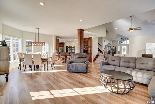 539 34th Avenue N, Clinton, IA 52732