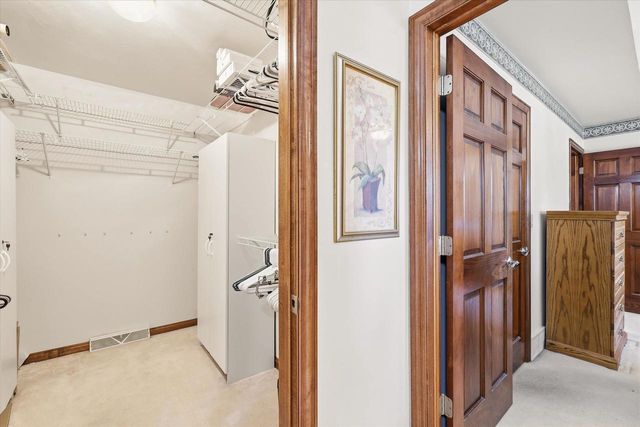 2336 HOPF LANE, De Pere, WI 54115